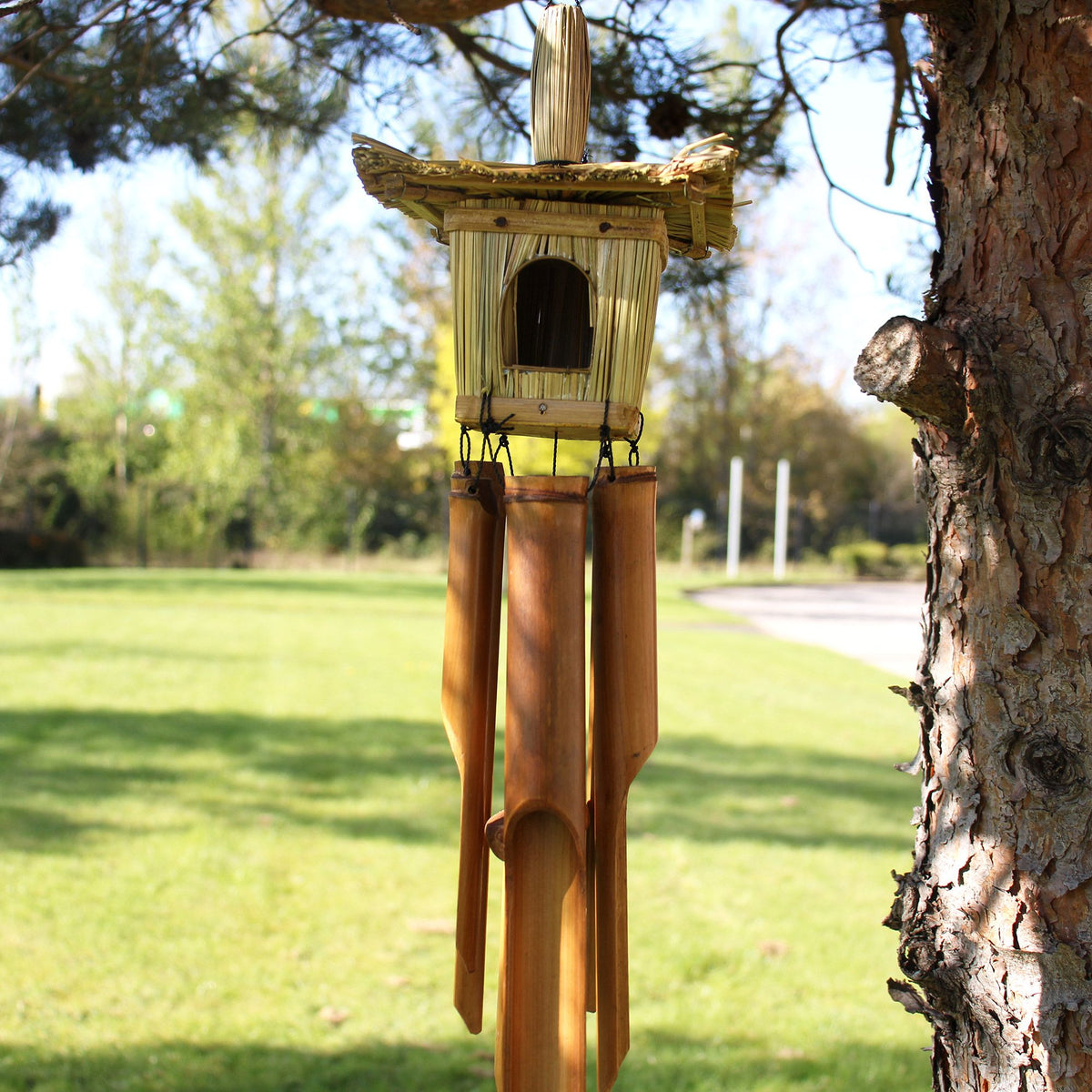 Square Seagrass Birdhouse with Wind Chimes, 49 x 15 cm