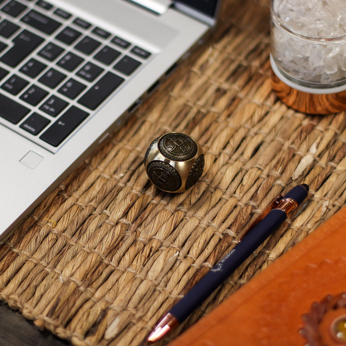 Feng Shui Wealth Spinner Dice, Rounded – view 4