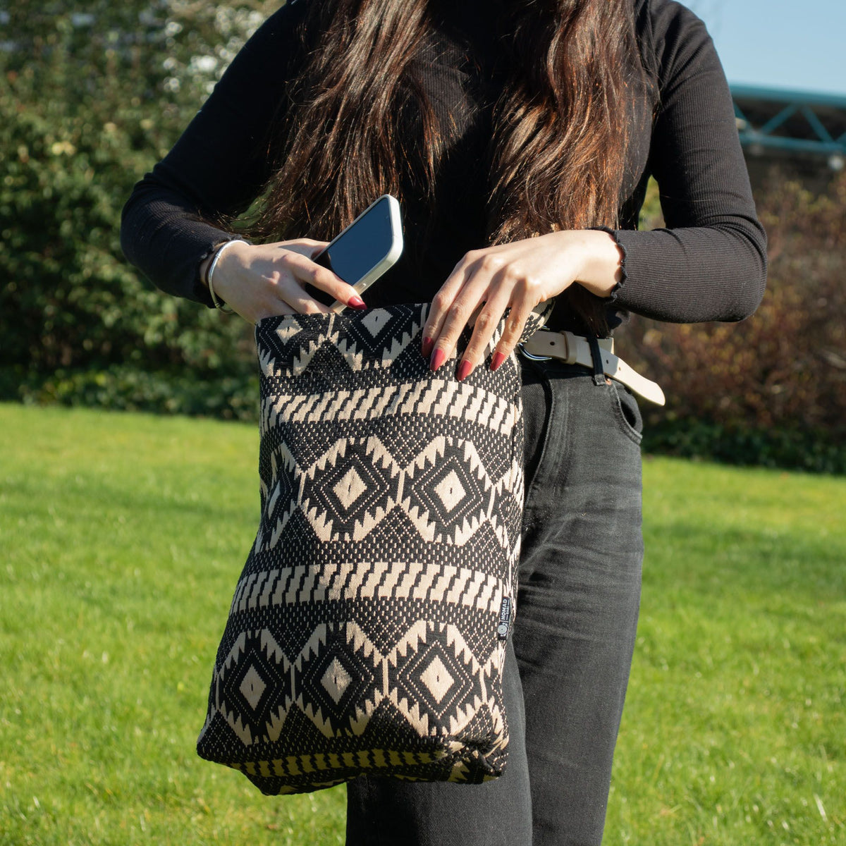 Desert Loom Geometric Jacquard Carryall Bag 40x35cm – view 4