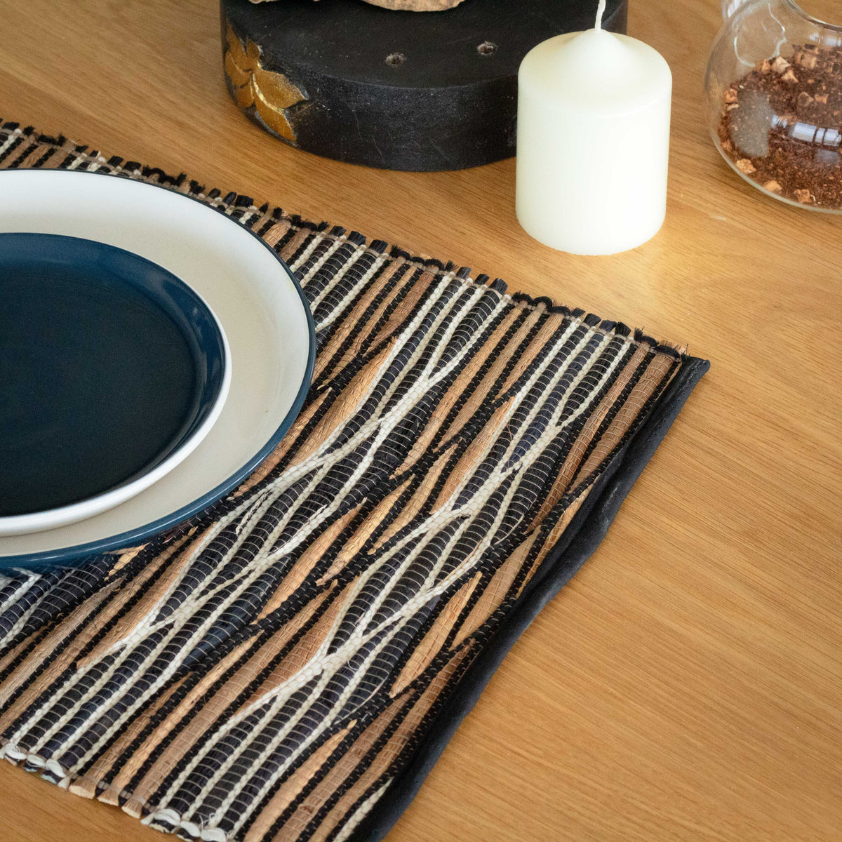 Water Hyacinth Placemat - Black and White Waves