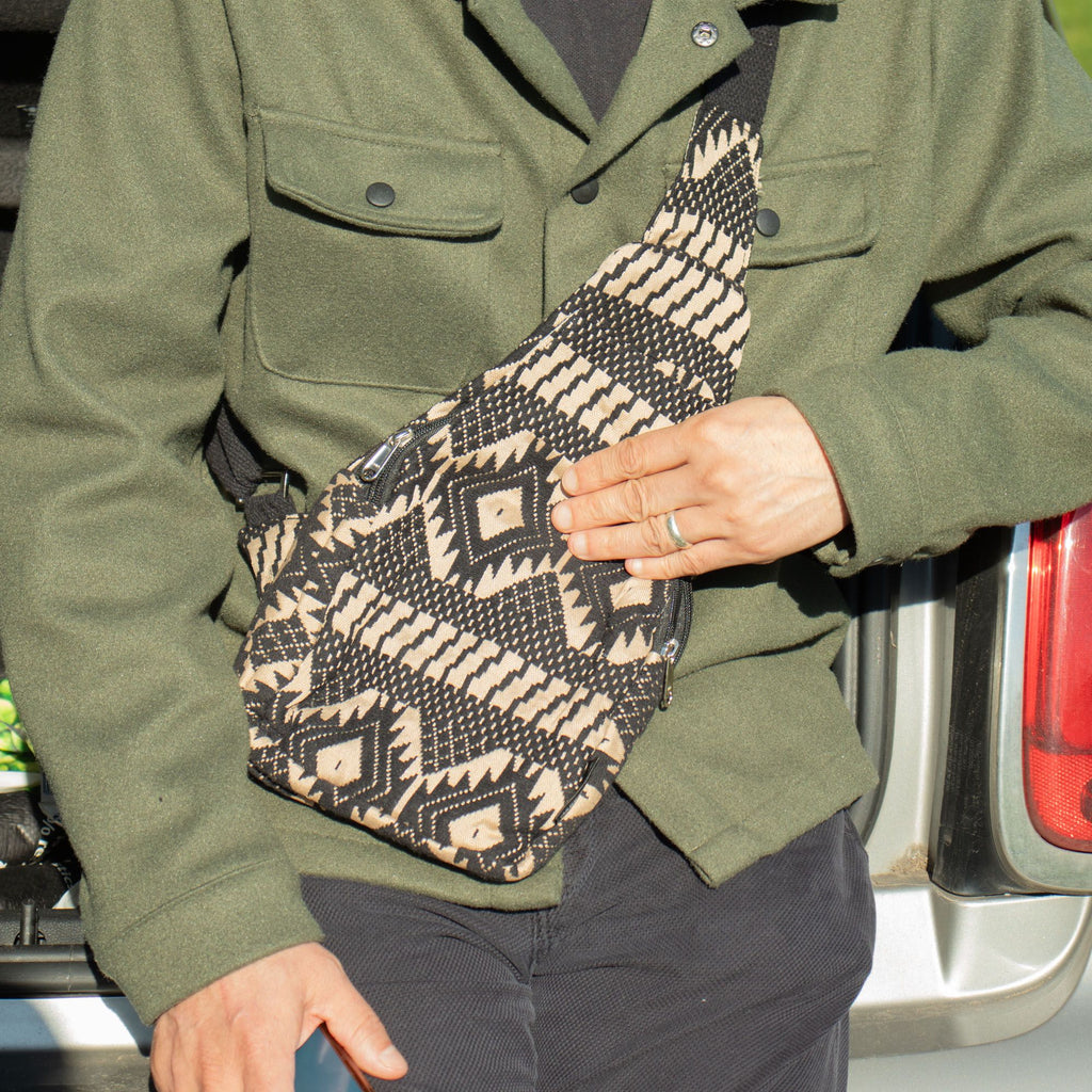 Desert Loom Geometric Jacquard Cross Body Bag 40x20cm – view 4