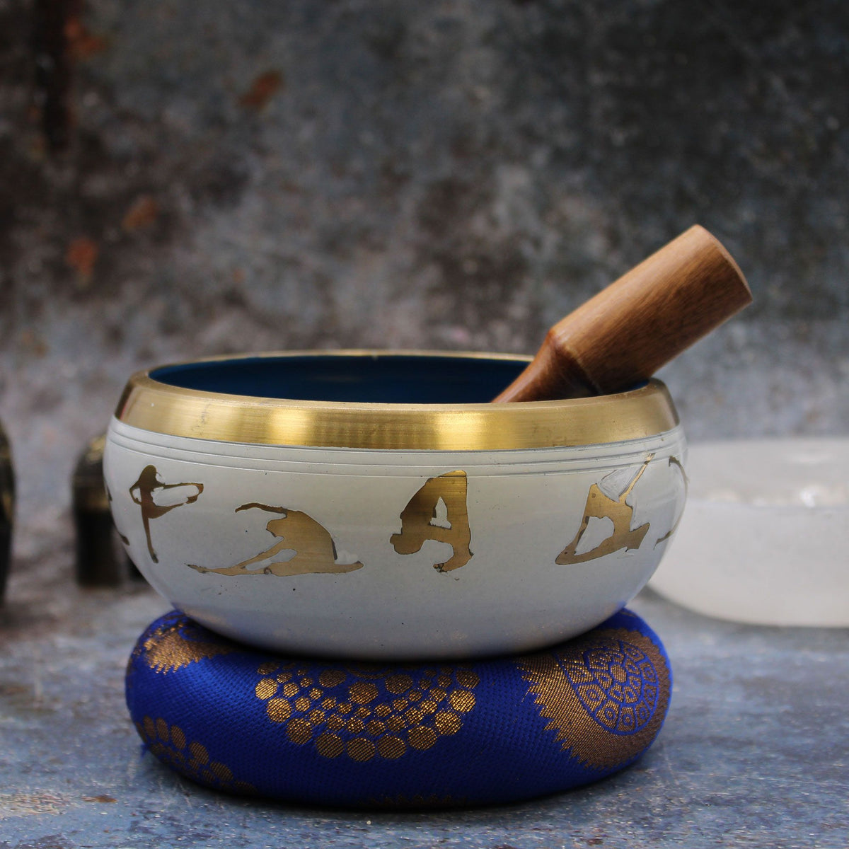 Large Yoga Moves Singing Bowl Set - White/Blue (14cm)