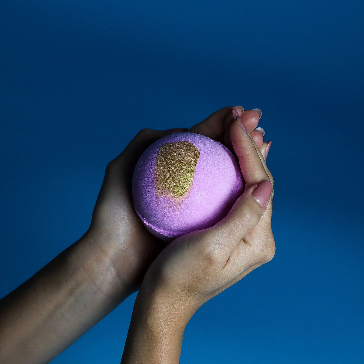 Jumbo Bath Bomb - Pink Charlotte – view 3