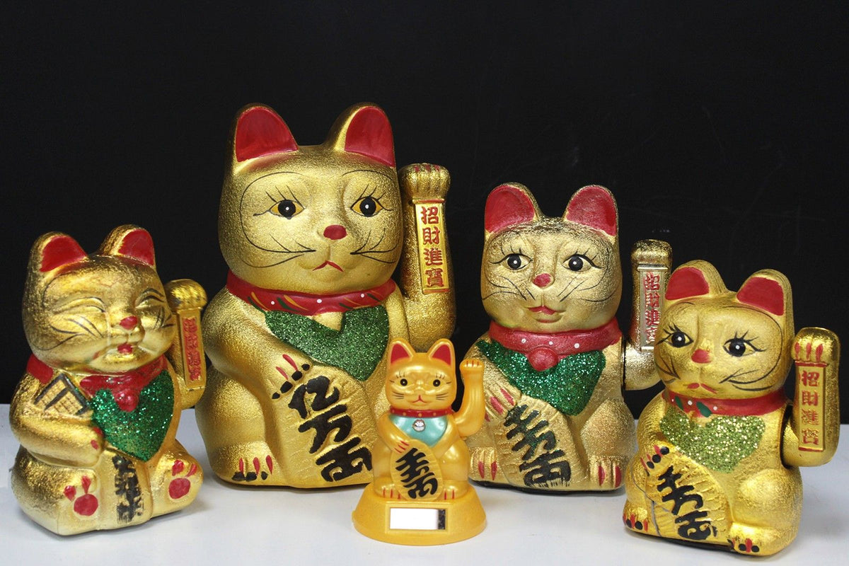 Classic Waving Money Cat, Battery-Operated – view 3