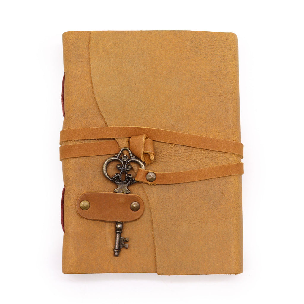 Oiled Tan Leather Notebook with Key, 200 Pages – 13x18 cm