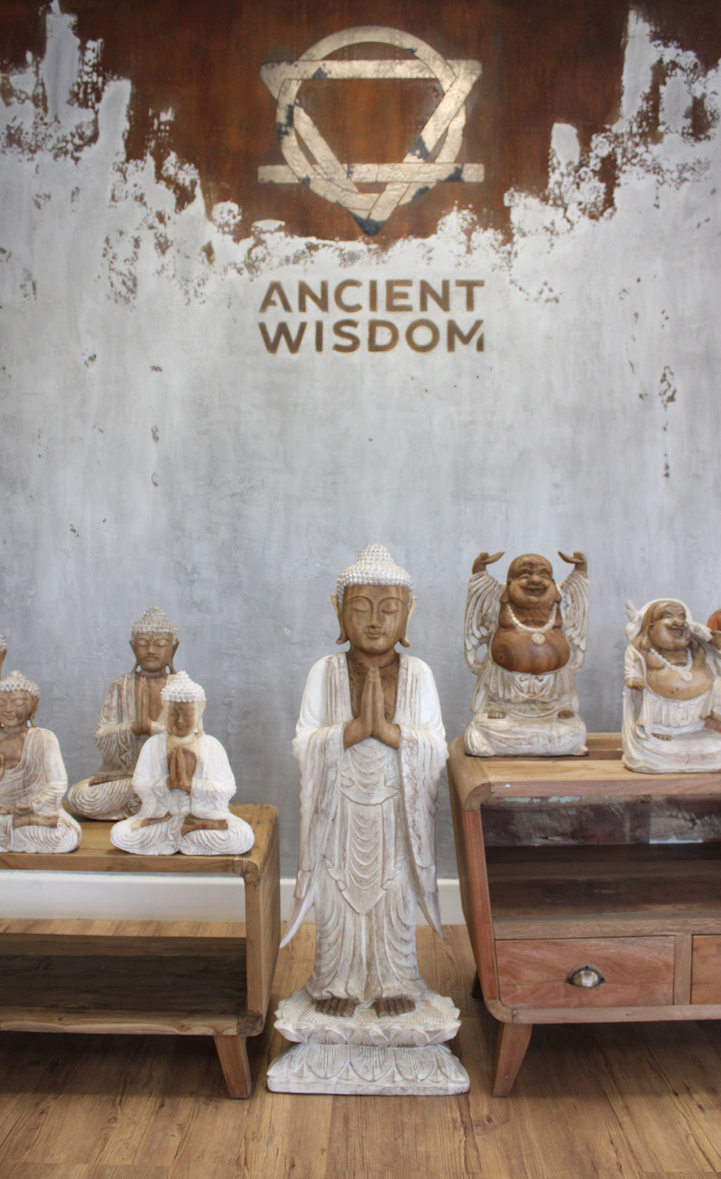 Hand Carved Buddha Statue, Welcome Pose, Whitewash, 100cm – view 3