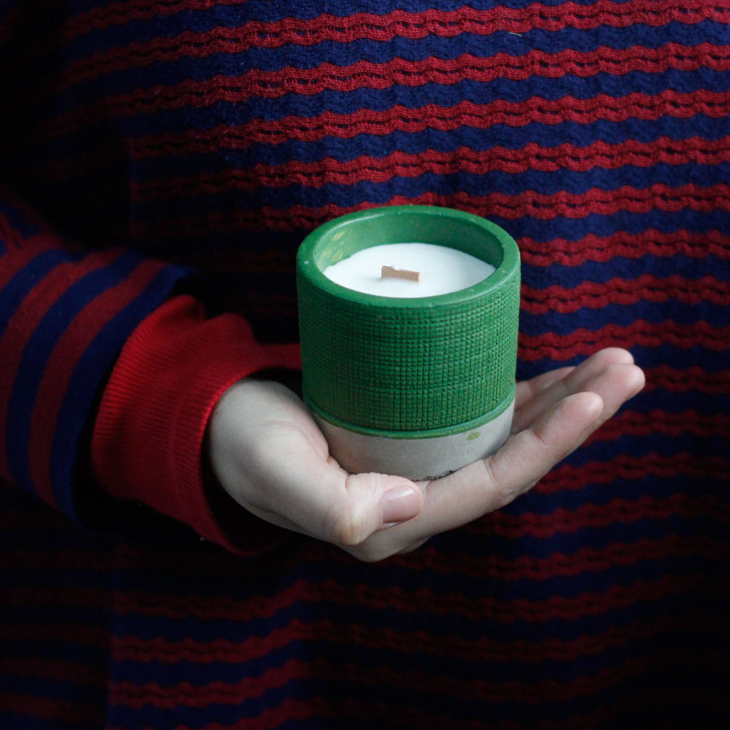 Concrete Wooden Wick Candle - Green - Sea Moss & Herbs – view 3