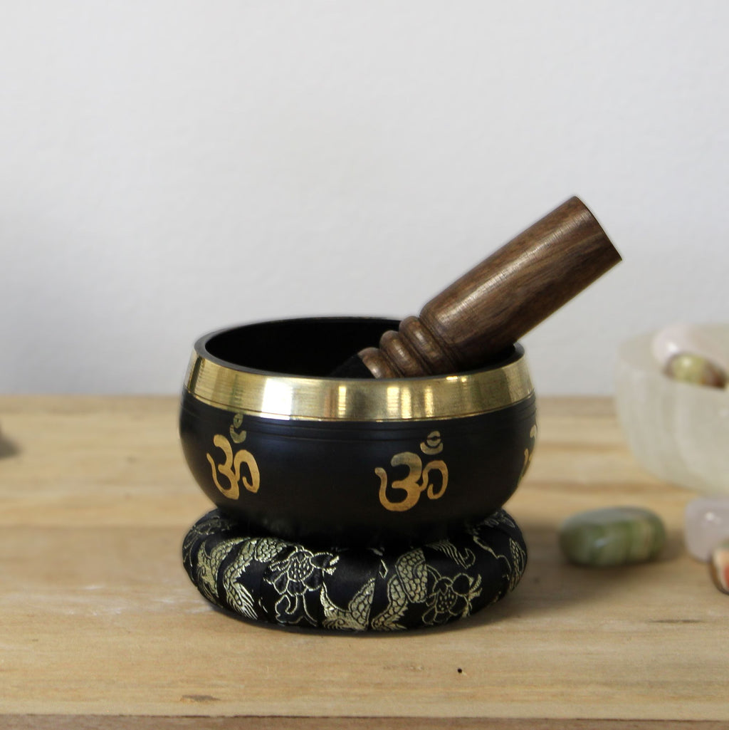 Yoga Om Singing Bowl Gift Set 9cm – view 4
