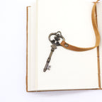 Oiled Tan Leather Notebook with Key, 200 Pages – 13x18 cm – view 3