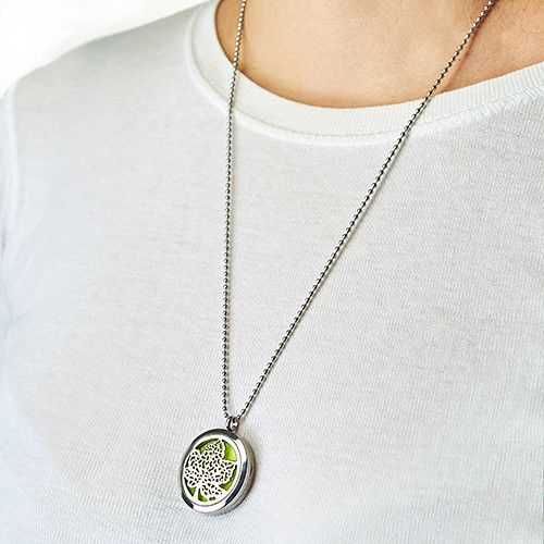 Aromatherapy Diffuser Necklace - Hand of Fatima 30mm – view 4
