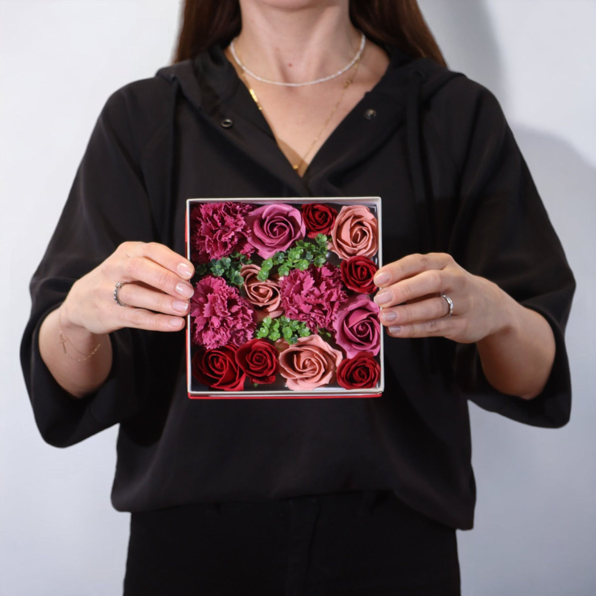 Square Soap Flower Gift Box - Vintage Roses – view 2
