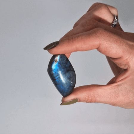 Madagascar Labradorite Leaf Stone 40-50mm – view 3